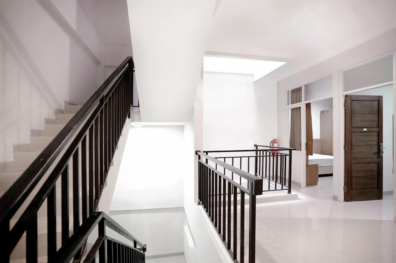 Oyo 415 The Kartini 8 Residence Джакарта Экстерьер фото