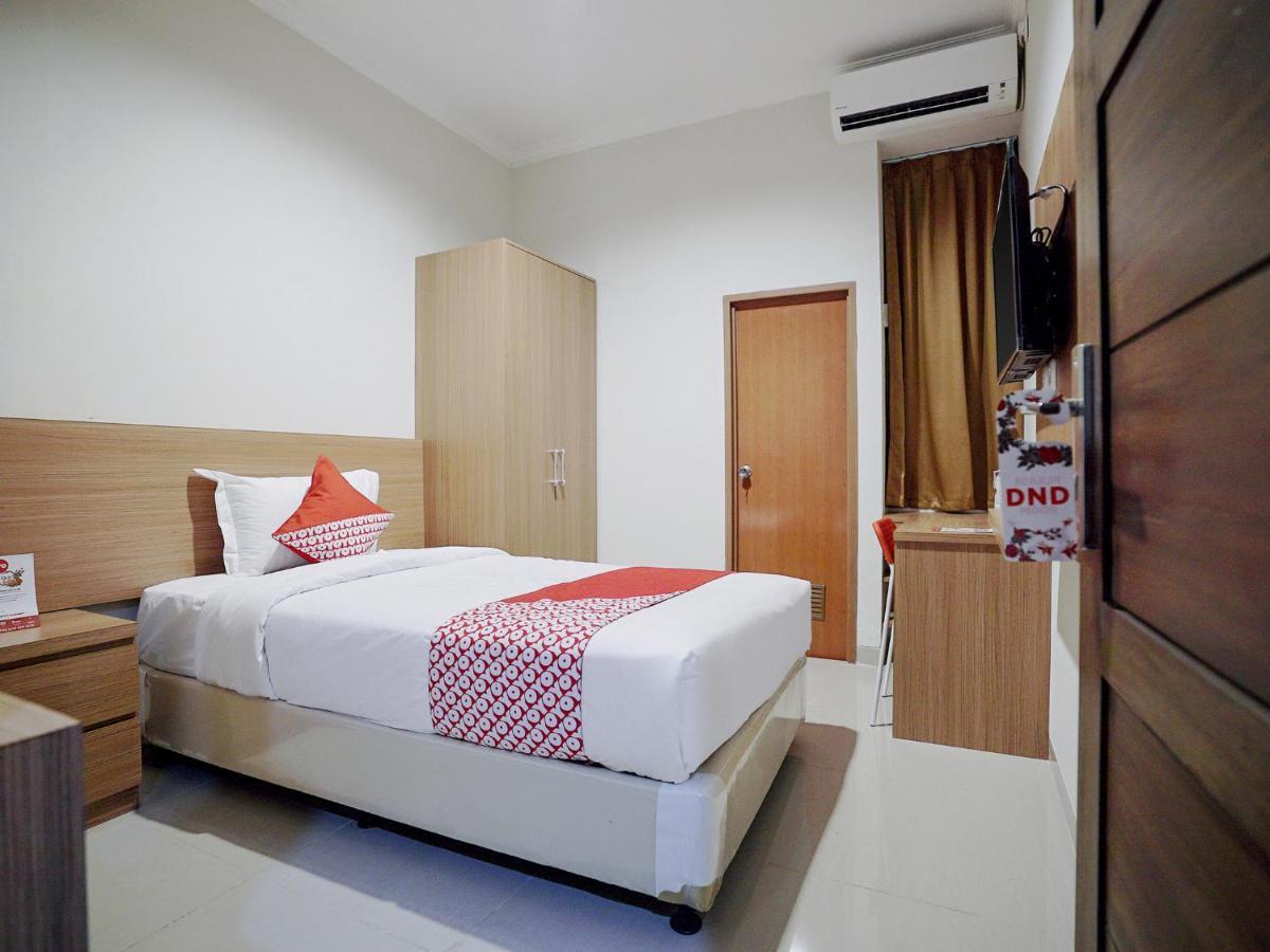 Oyo 415 The Kartini 8 Residence Джакарта Экстерьер фото