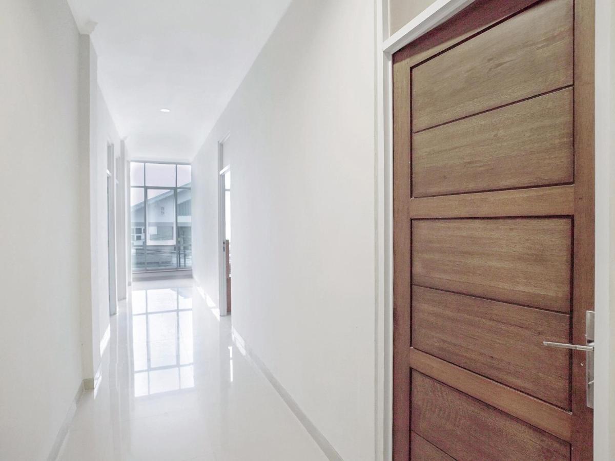 Oyo 415 The Kartini 8 Residence Джакарта Экстерьер фото