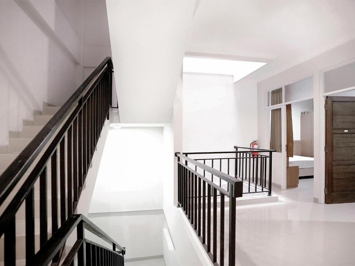 Oyo 415 The Kartini 8 Residence Джакарта Экстерьер фото